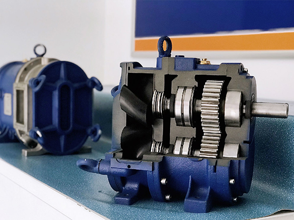 ����ת�ӱ�������ҩ��ҵ������ɫ֮·